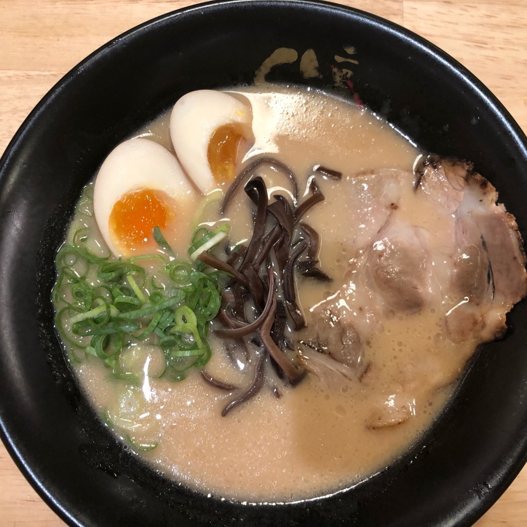 ユーザーが投稿したとんこつラーメンの写真 - 実際訪問したユーザーが直接撮影して投稿した天神ラーメン / つけ麺らーめん二男坊 福岡パルコ店の写真