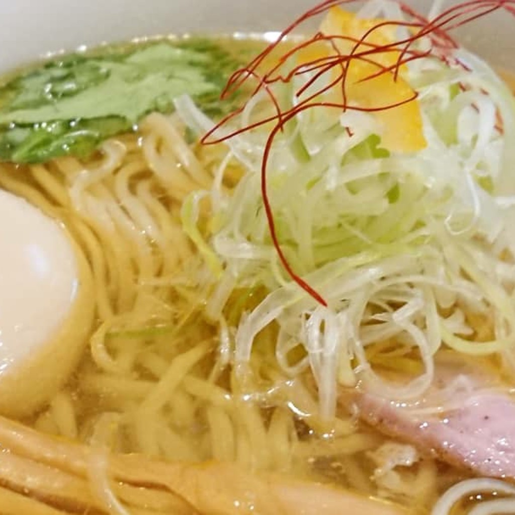 ユーザーが投稿した鶏塩味玉ラーメンの写真 - 実際訪問したユーザーが直接撮影して投稿した内山下ラーメン専門店麺処 ぐり虎 本店の写真