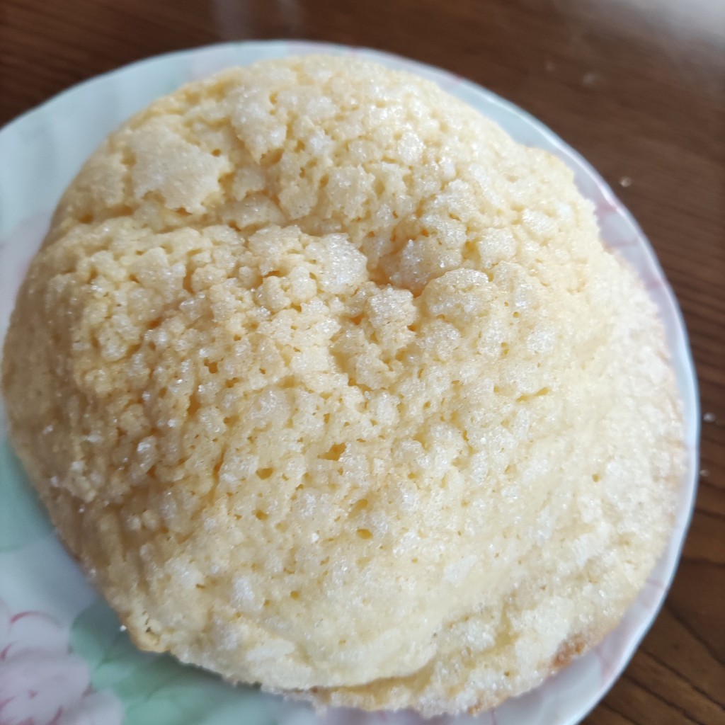 ユーザーが投稿したメロンパンの写真 - 実際訪問したユーザーが直接撮影して投稿した西条岡町ベーカリーラッキー製パン所の写真