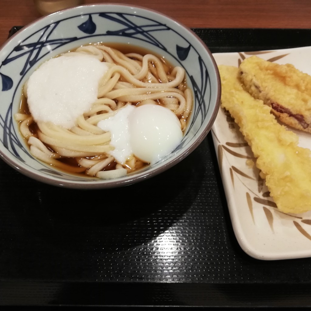 ユーザーが投稿したとろ玉うどん(並)の写真 - 実際訪問したユーザーが直接撮影して投稿した西本町うどん丸亀製麺 大村店の写真