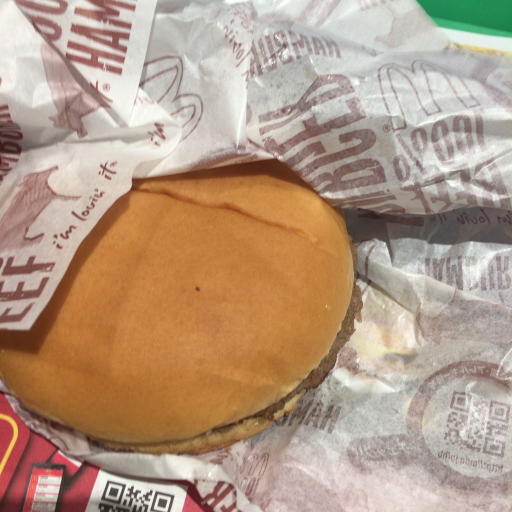 ユーザーが投稿したハンバーガー100の写真 - 実際訪問したユーザーが直接撮影して投稿した恵比寿ファーストフードマクドナルド 恵比寿駅前店の写真