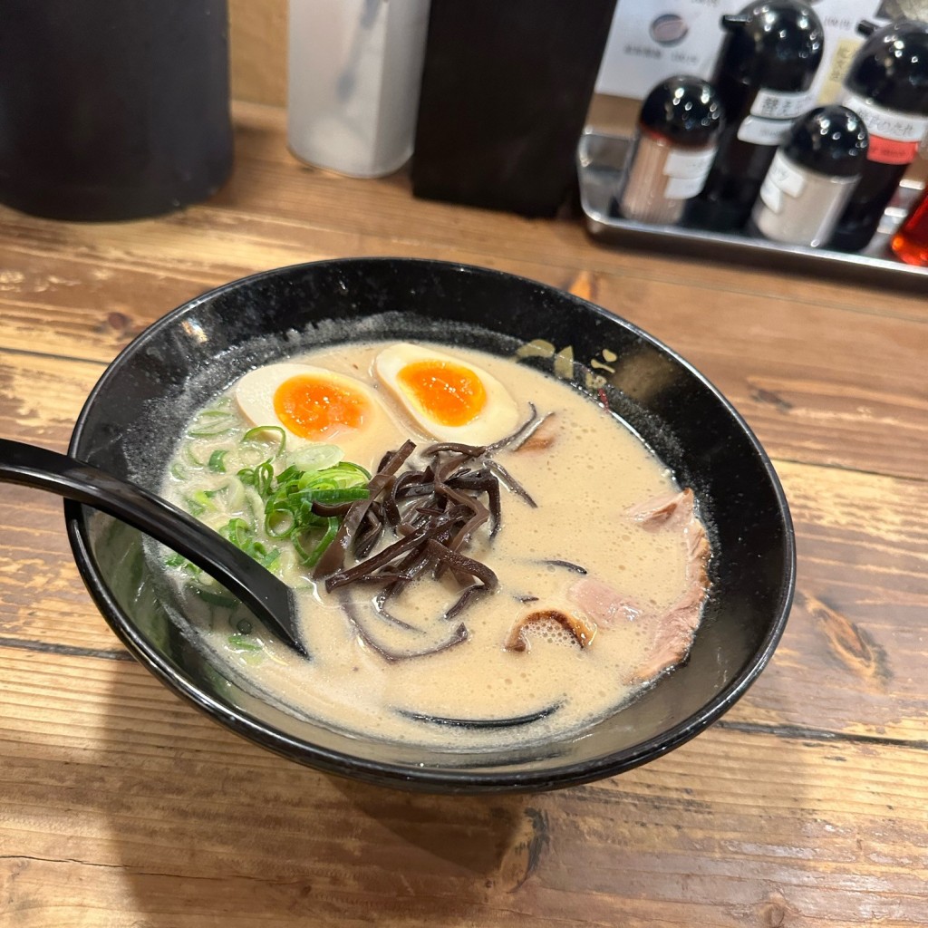 福岡のきゅうりさんが投稿した住吉ラーメン専門店のお店らーめん二男坊 キャナルシティ ラーメンスタジアム店/ラーメンジナンボウ キャナルシティ ラーメンスタジアムテンの写真