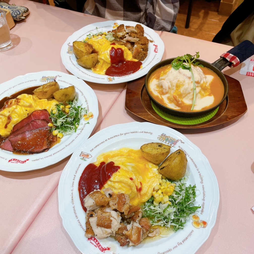 ユーザーが投稿したオムライス&ガーリックチキンの写真 - 実際訪問したユーザーが直接撮影して投稿した千住洋食ラケル パン 北千住マルイ店の写真