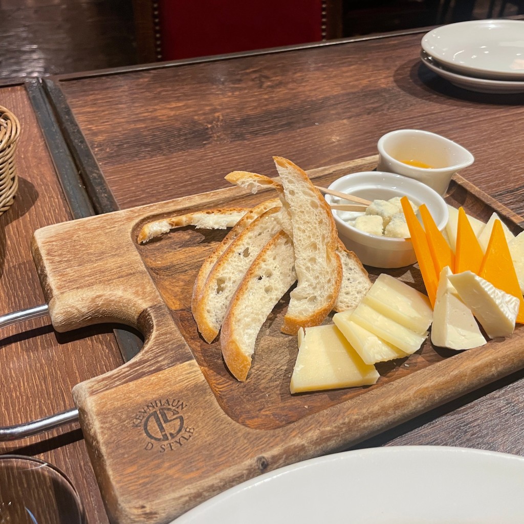 ユーザーが投稿したチーズ盛り合わせの写真 - 実際訪問したユーザーが直接撮影して投稿した代々木イタリアンヴィッラ ビアンキ 新宿店の写真