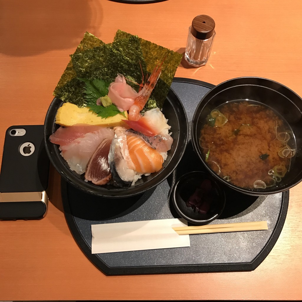 ユーザーが投稿した海鮮丼の写真 - 実際訪問したユーザーが直接撮影して投稿した新前田魚介 / 海鮮料理マルサ水産三好店の写真