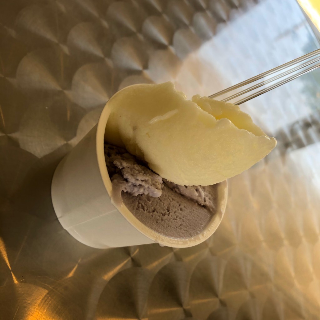 ユーザーが投稿したジェラート(紅芋、パイン)の写真 - 実際訪問したユーザーが直接撮影して投稿した新川アイスクリーム石垣島ミルミル本舗 本店の写真