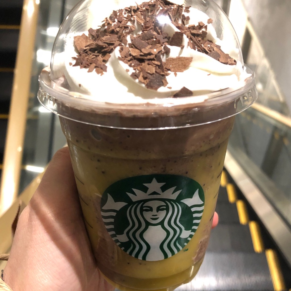 ユーザーが投稿したチョコレートwith パッションフルーツ フラペチーノの写真 - 実際訪問したユーザーが直接撮影して投稿した本町カフェスターバックスコーヒー ミーツ国分寺店の写真