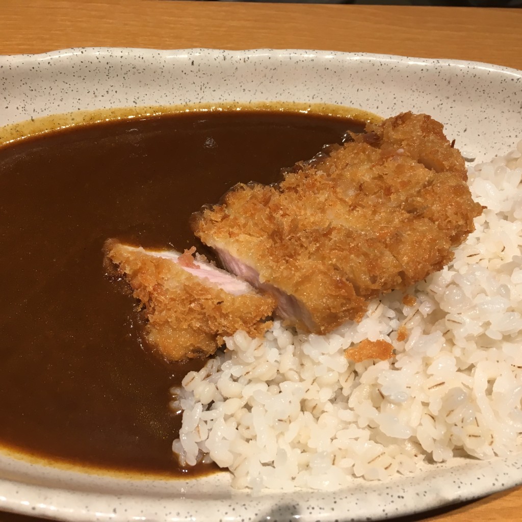 ユーザーが投稿したロースかつカレーの写真 - 実際訪問したユーザーが直接撮影して投稿した恵比寿南とんかつ恵比寿かつ彩 本店の写真