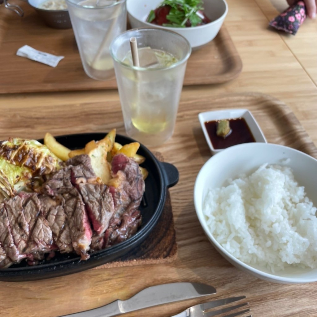 ユーザーが投稿したローストビーフ丼の写真 - 実際訪問したユーザーが直接撮影して投稿した鶴間創作料理Snow Peak Eat Minami Machida Grandberry Parkの写真
