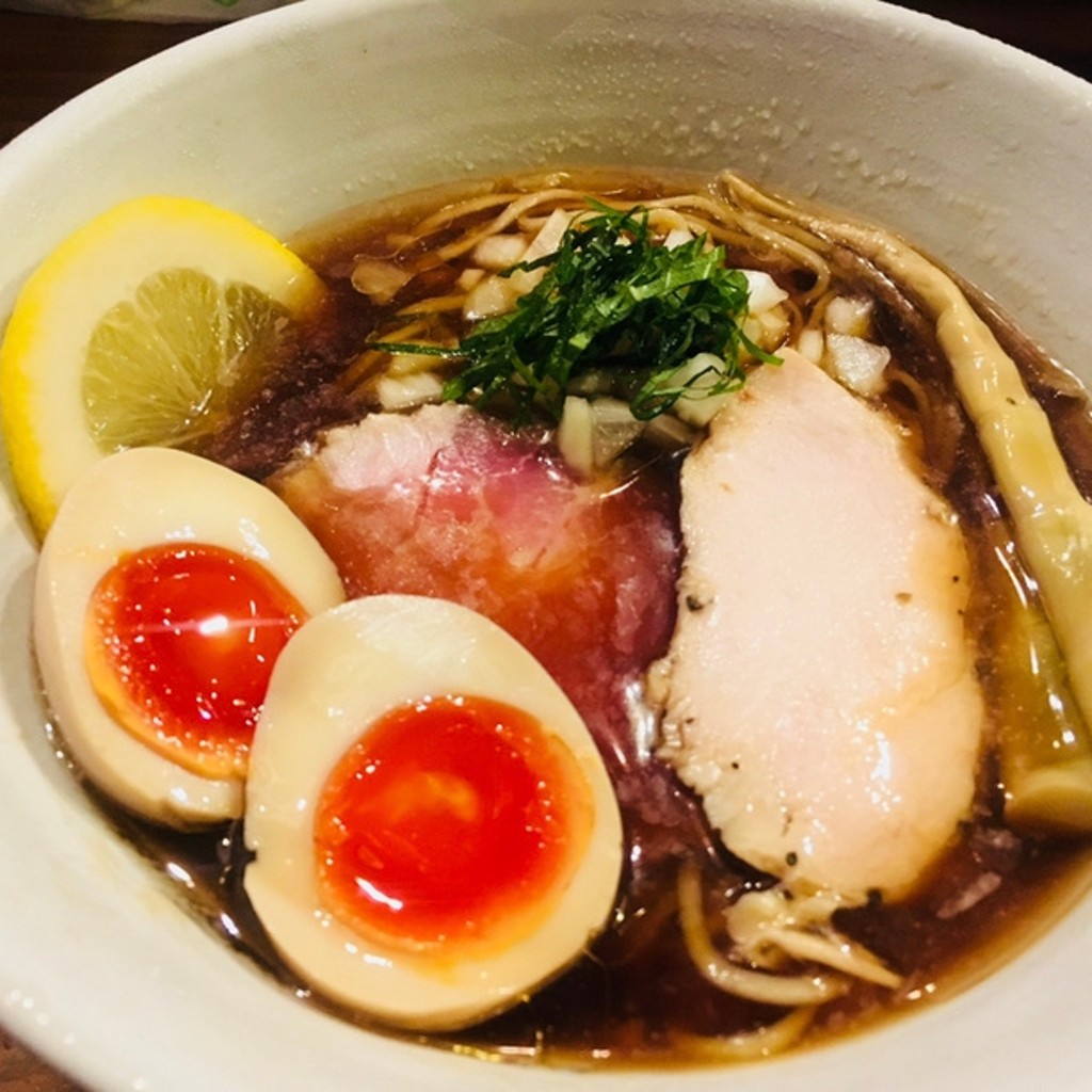 ユーザーが投稿した醤油ラーメンの写真 - 実際訪問したユーザーが直接撮影して投稿した新町ラーメン専門店いかれたNOODLE Fishtonsの写真