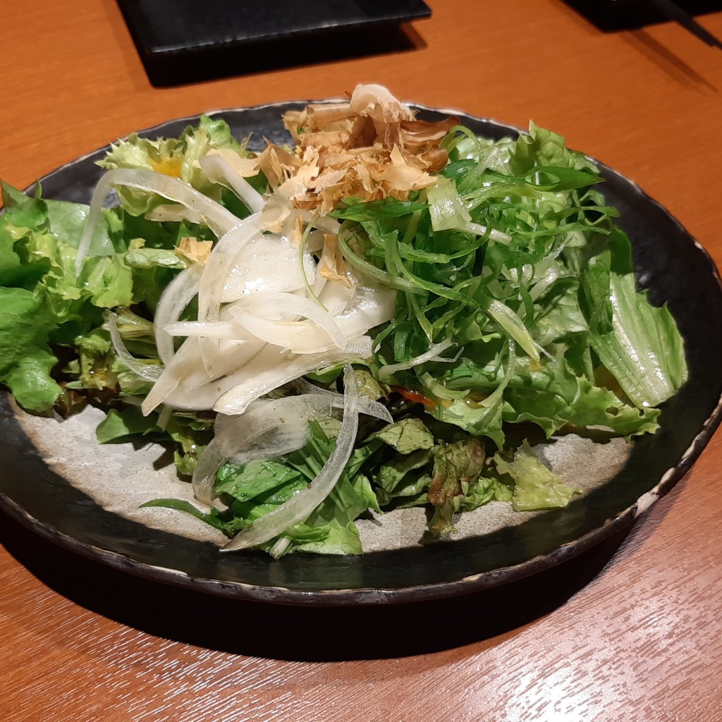 ユーザーが投稿した農園野菜サラダの写真 - 実際訪問したユーザーが直接撮影して投稿した新宿居酒屋寿司居酒屋 壽山 新宿店の写真