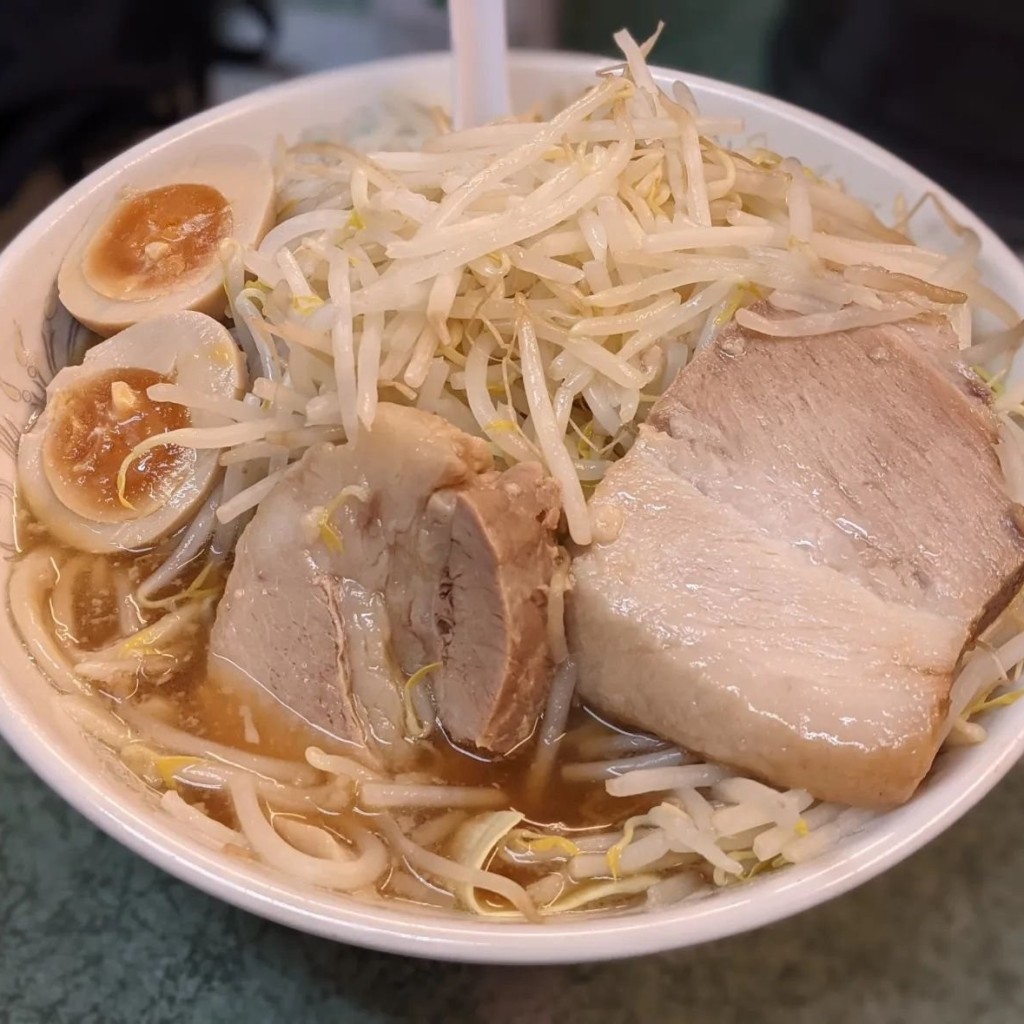 shannon527527さんが投稿した西新宿ラーメン / つけ麺のお店ラーメン二郎 新宿小滝橋通り店/ラーメンジロウ シンジュクコダキバシドオリテンの写真