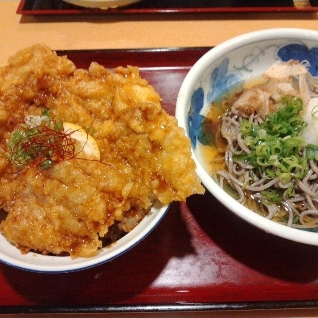 ユーザーが投稿したスタミナ肉天丼+めんセットの写真 - 実際訪問したユーザーが直接撮影して投稿した高木中央天ぷら天じゅの写真