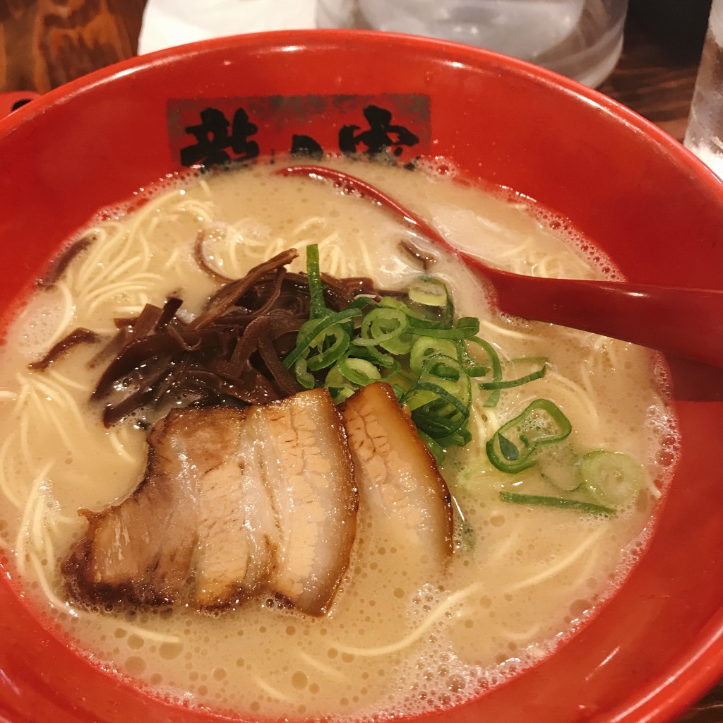 Quuuさんが投稿した西新宿ラーメン / つけ麺のお店ラーメン 龍の家 新宿小滝橋通り店/ラーメン タツノヤ シンジュクオタキバシドオリテンの写真