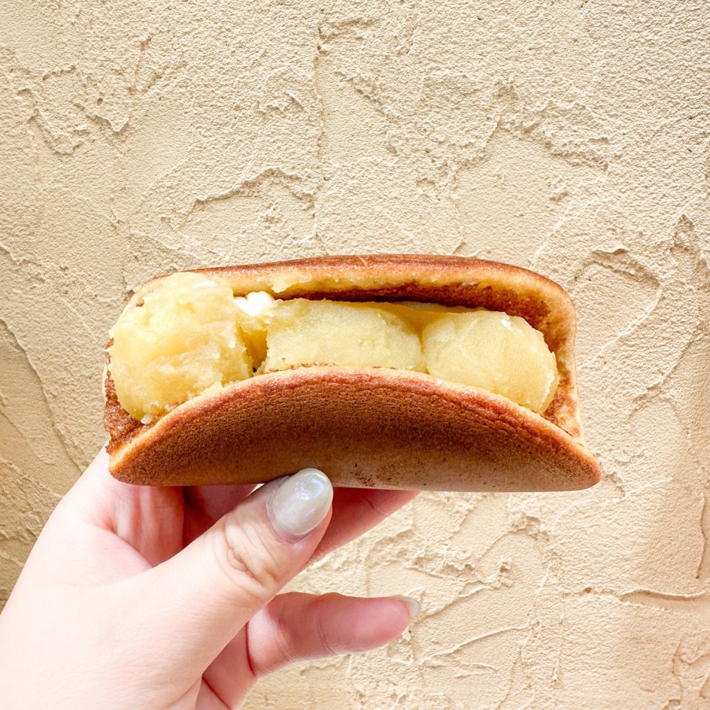ユーザーが投稿したお芋バターどら焼きの写真 - 実際訪問したユーザーが直接撮影して投稿した浅草和菓子舟和 雷門店の写真