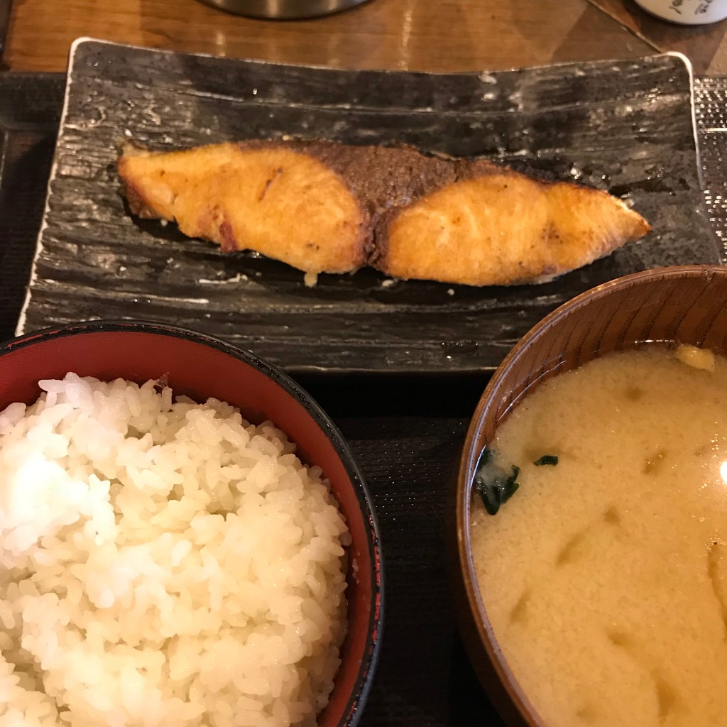 あおいあおさんが投稿した千住旭町定食屋のお店しんぱち食堂 北千住店の写真