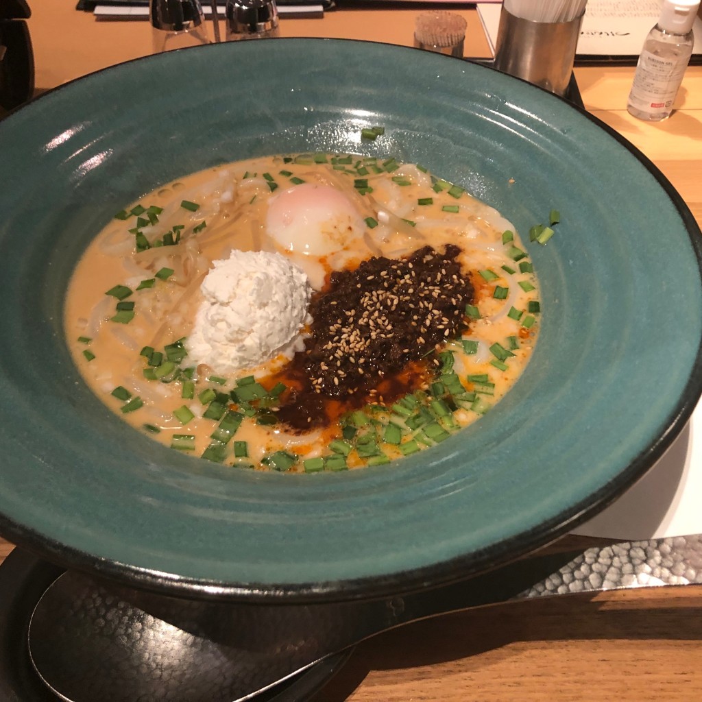 ユーザーが投稿した坦々麺風うどんの写真 - 実際訪問したユーザーが直接撮影して投稿した丸の内うどんTSURUTONTAN BIS TOKYOの写真