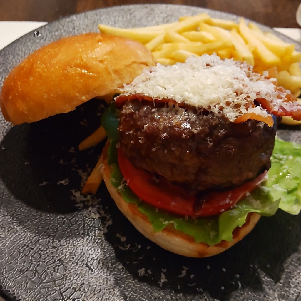 ユーザーが投稿したBEEF BURGERの写真 - 実際訪問したユーザーが直接撮影して投稿した安曇洋食アルペンローゼの写真