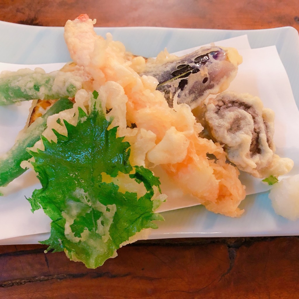 ユーザーが投稿した海老天ぷら盛合せの写真 - 実際訪問したユーザーが直接撮影して投稿した下今井郷土料理甲州ほうとう 小作 双葉バイパス店の写真