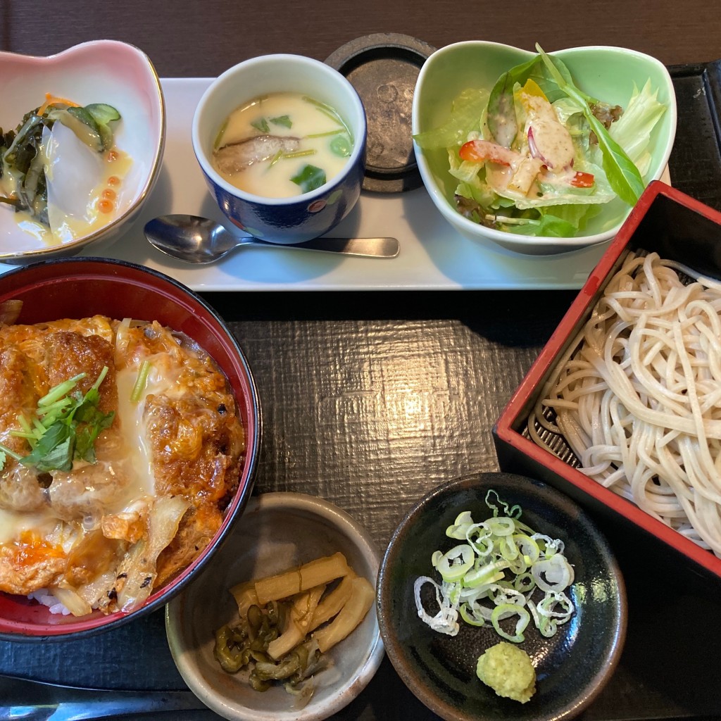 ユーザーが投稿した丼ランチヒレカツ丼ざる蕎麦の写真 - 実際訪問したユーザーが直接撮影して投稿した中央居酒屋徳樹庵 東大和店の写真