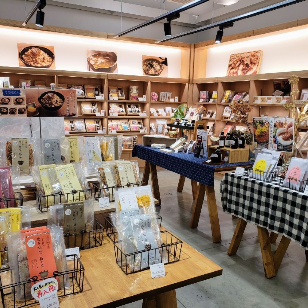 実際訪問したユーザーが直接撮影して投稿した西本成寺食料品店ON THE UMAMI TSUBAME SANJO PORTの写真