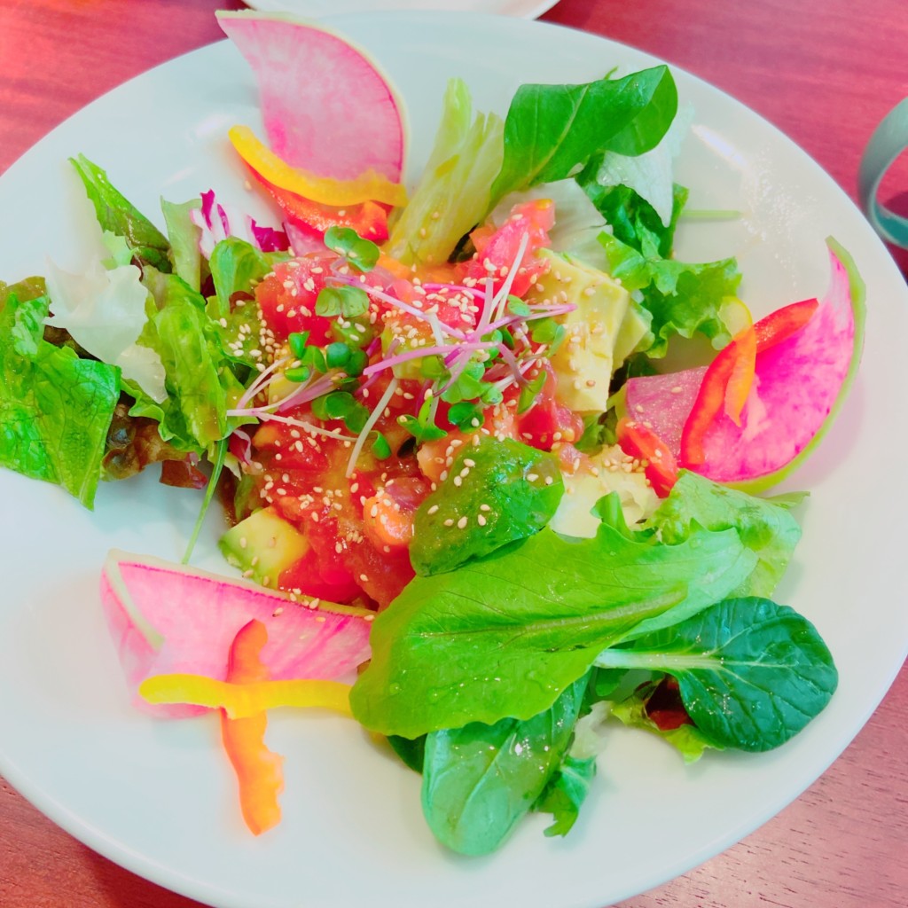 ユーザーが投稿したサーモンポキの写真 - 実際訪問したユーザーが直接撮影して投稿した新宿ハワイ料理ラ・オハナ 逗子海岸店の写真