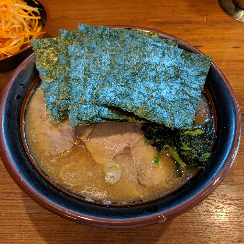 ユーザーが投稿したラーメン(海苔・辛味ネギ)の写真 - 実際訪問したユーザーが直接撮影して投稿した川島町ラーメン専門店丸一の写真