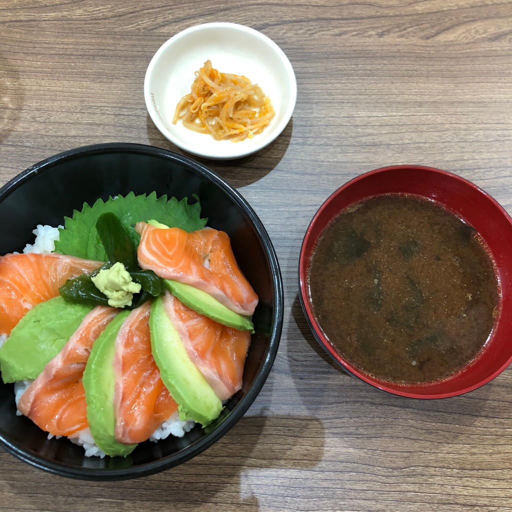 ekoekko-tさんが投稿した春日魚介 / 海鮮料理のお店海鮮丼 鈴華/カイセンドン スズカの写真