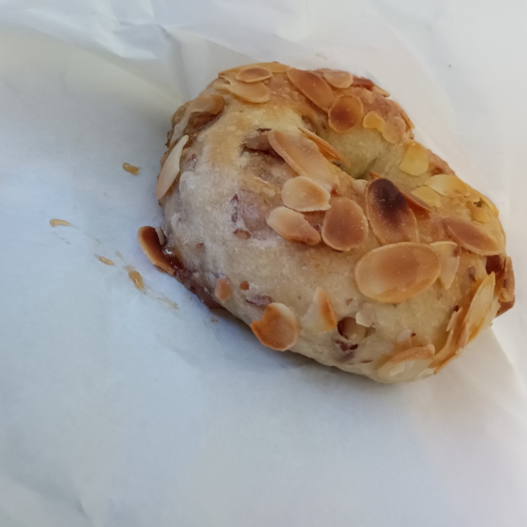 ユーザーが投稿したメープルナッツの写真 - 実際訪問したユーザーが直接撮影して投稿した中泉町ベーカリーパンとベーグルのお店小梅のしっぽの写真