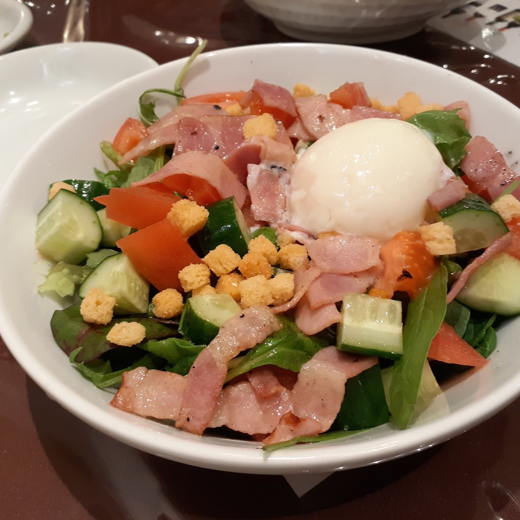 ユーザーが投稿したシーザーサラダの写真 - 実際訪問したユーザーが直接撮影して投稿した新宿洋食はやしやの写真