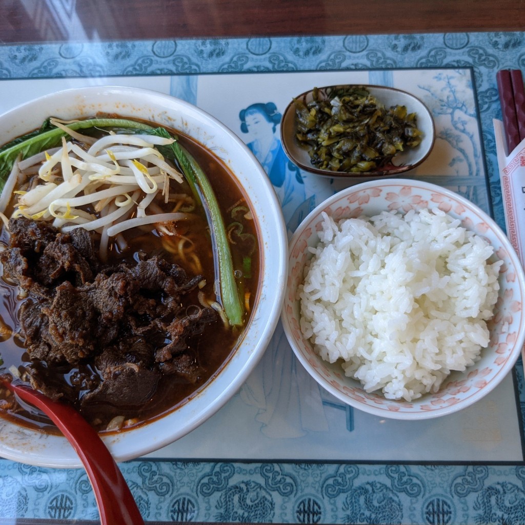 ユーザーが投稿した牛肉麺(ニューロー麺)の写真 - 実際訪問したユーザーが直接撮影して投稿した野間台湾料理台湾飯店の写真