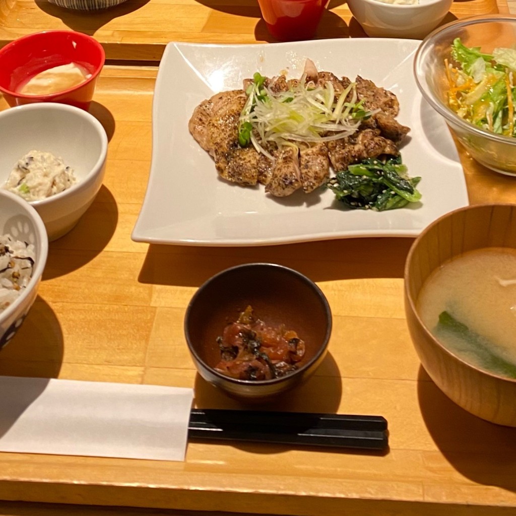 ユーザーが投稿した[定食]黒胡麻七味焼きの写真 - 実際訪問したユーザーが直接撮影して投稿した阿倍野筋定食屋おぼんdeごはん あべのキューズモール店の写真