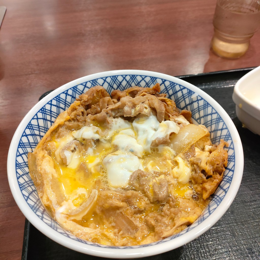 ユーザーが投稿した月見牛とじ丼の写真 - 実際訪問したユーザーが直接撮影して投稿した大街道牛丼吉野家 大街道店の写真