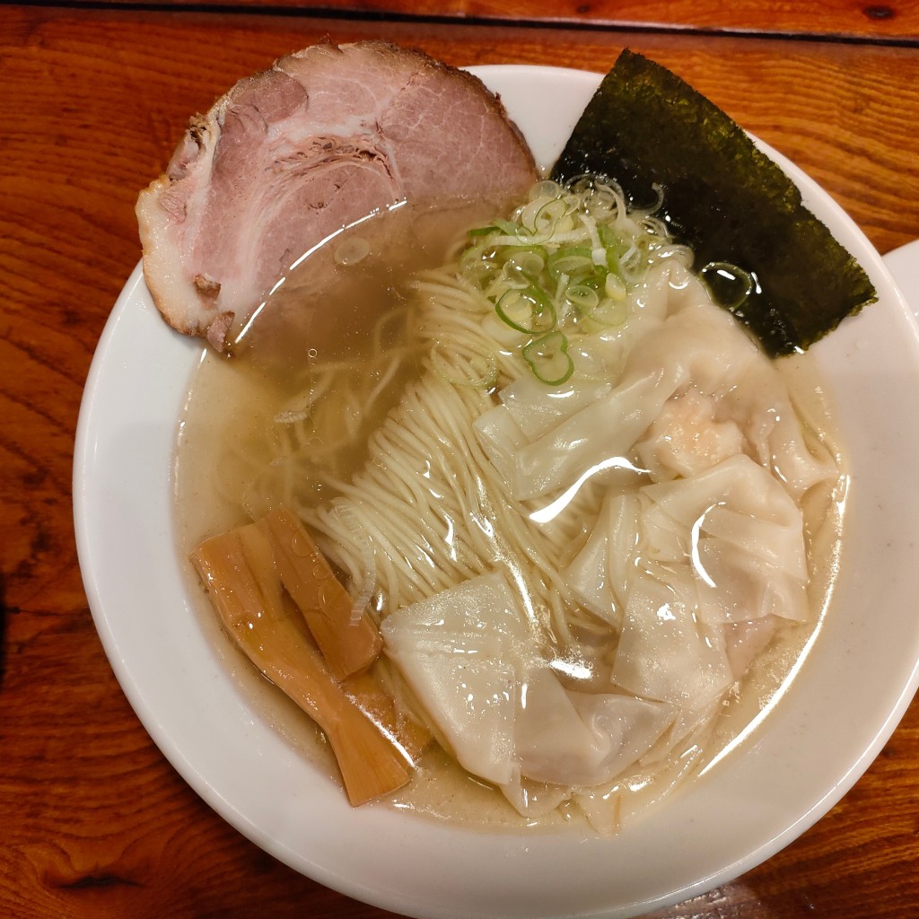 ユーザーが投稿した塩雲呑ラーメンの写真 - 実際訪問したユーザーが直接撮影して投稿した関根町ラーメン専門店翔鶴の写真