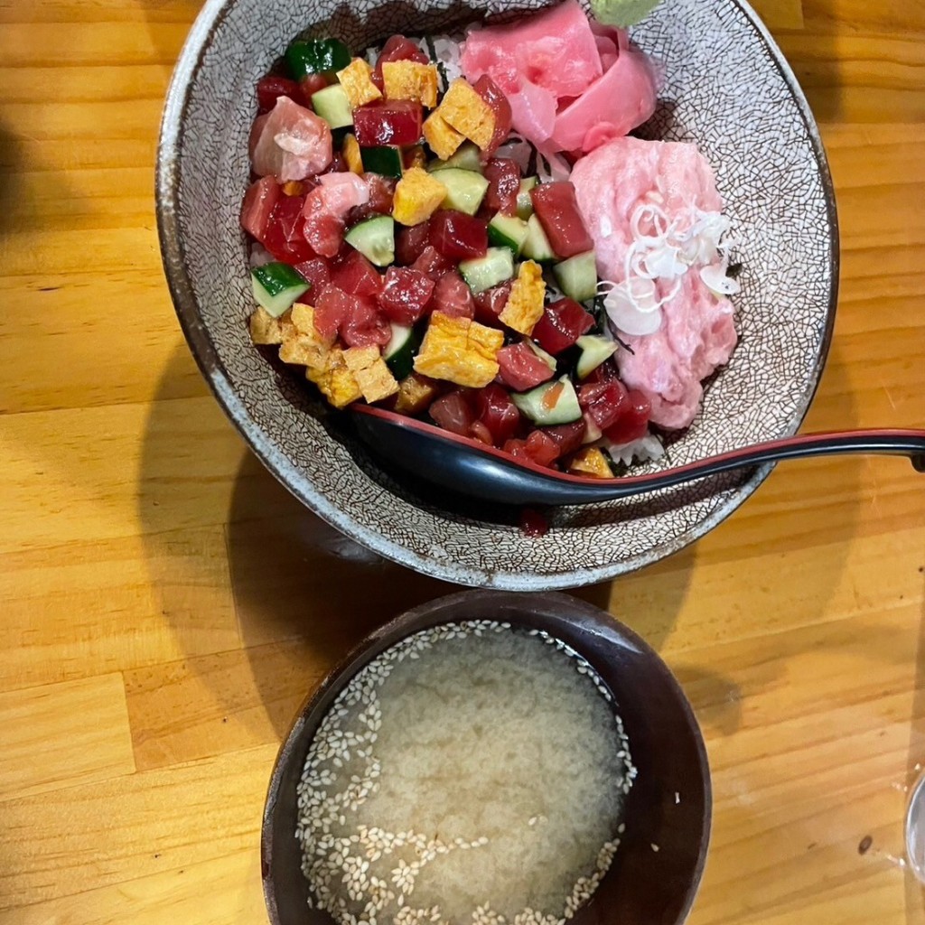 ユーザーが投稿したまぐろ×け 文京ソコヂカラまぐろ2色丼1200700円の写真 - 実際訪問したユーザーが直接撮影して投稿した本郷居酒屋MEGROの写真