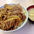 牛丼(並)、みそ汁 - 実際訪問したユーザーが直接撮影して投稿した外神田牛丼牛丼専門 サンボの写真のメニュー情報
