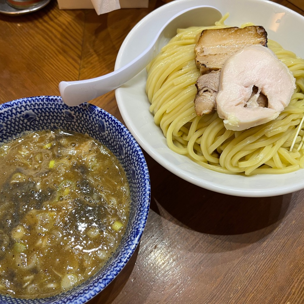 ぺろぺろねこちゃんさんが投稿した新宿ラーメン / つけ麺のお店麺や 百日紅/メンヤ サルスベリの写真