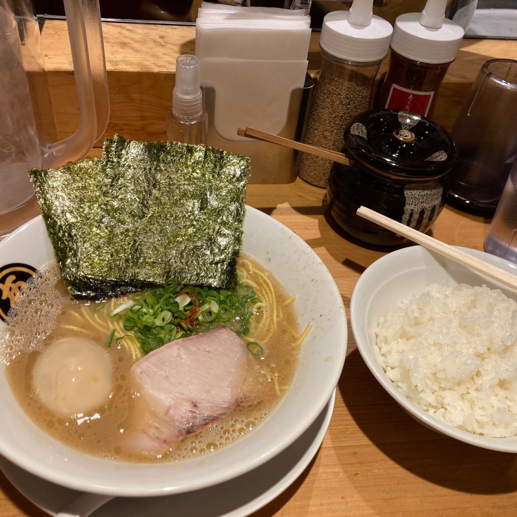 おとうしゃんさんが投稿した式部町ラーメン専門店のお店燻とん あくた川/クントン アクタガワの写真