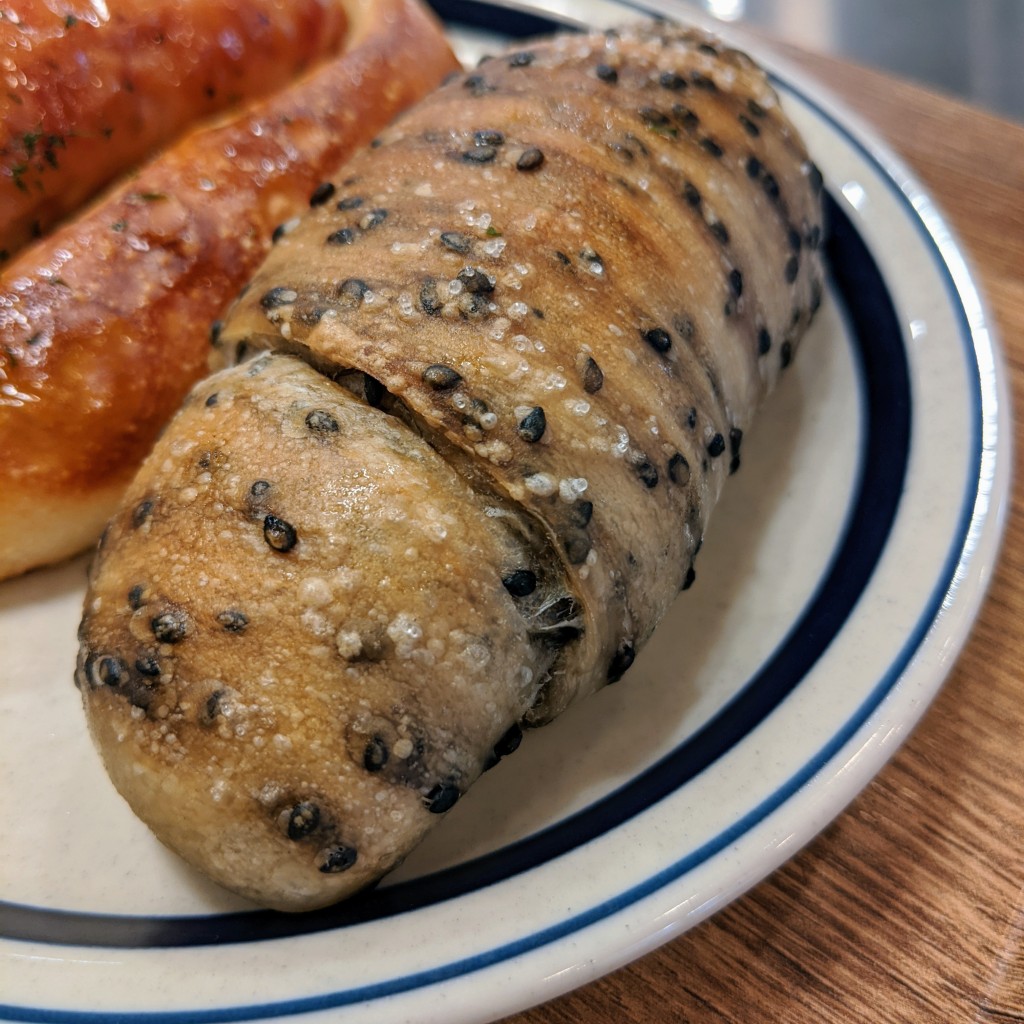 ユーザーが投稿した黒ごま塩パンの写真 - 実際訪問したユーザーが直接撮影して投稿した桜台ベーカリーR Baker Emio桜台店の写真
