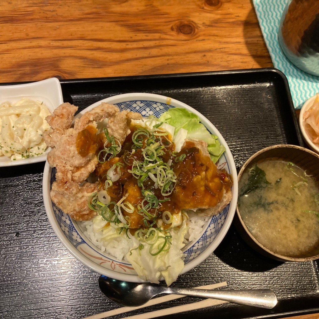 ユーザーが投稿した油淋鶏丼の写真 - 実際訪問したユーザーが直接撮影して投稿した深志からあげ松本からあげセンターの写真