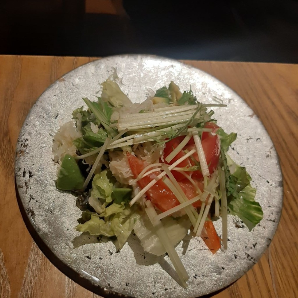 ユーザーが投稿したズワイガニ トマト アボカドのサラダの写真 - 実際訪問したユーザーが直接撮影して投稿した栄町魚介 / 海鮮料理小田原バルの写真