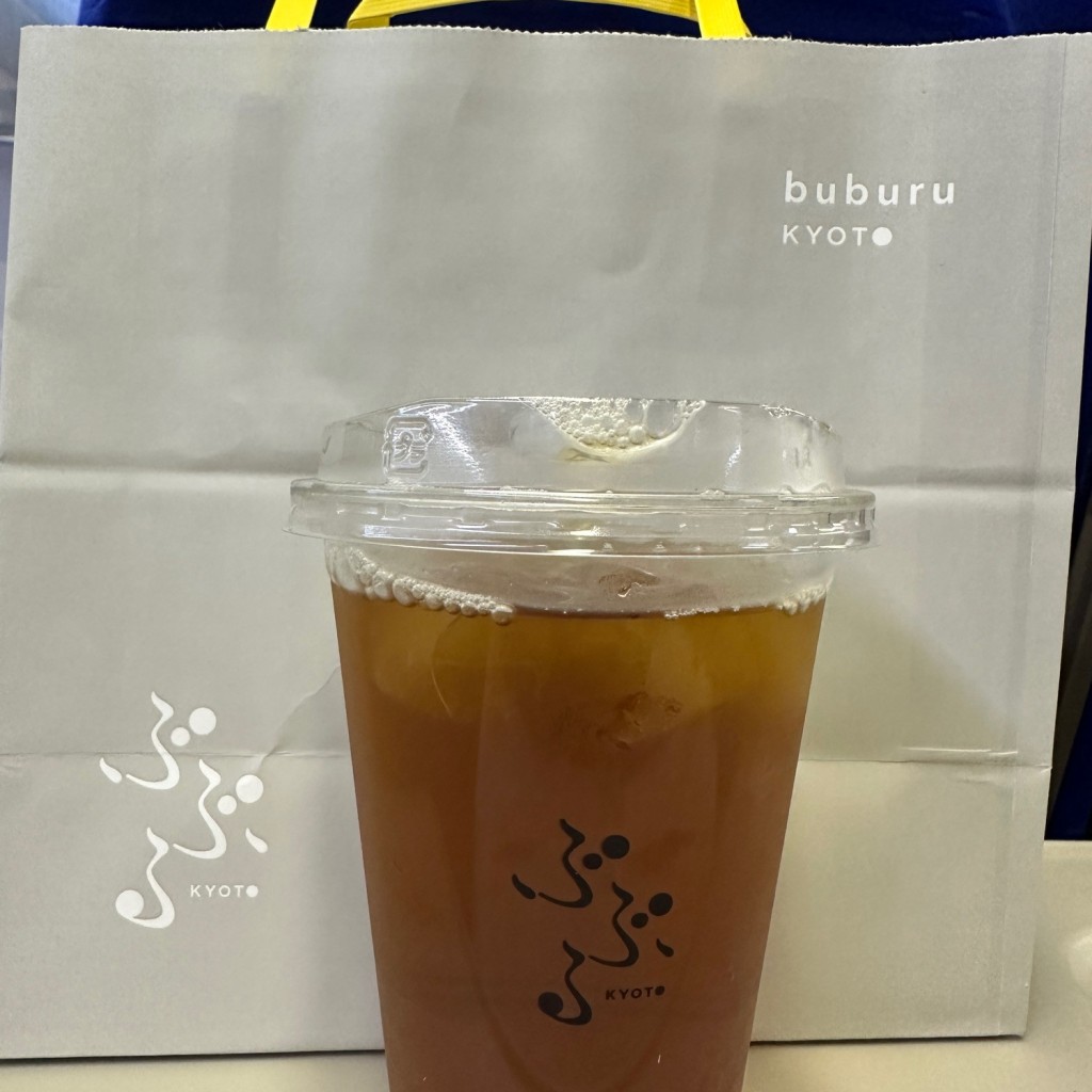 ユーザーが投稿したストレートティーほうじ茶の写真 - 実際訪問したユーザーが直接撮影して投稿した東塩小路高倉町カフェぶぶるの写真