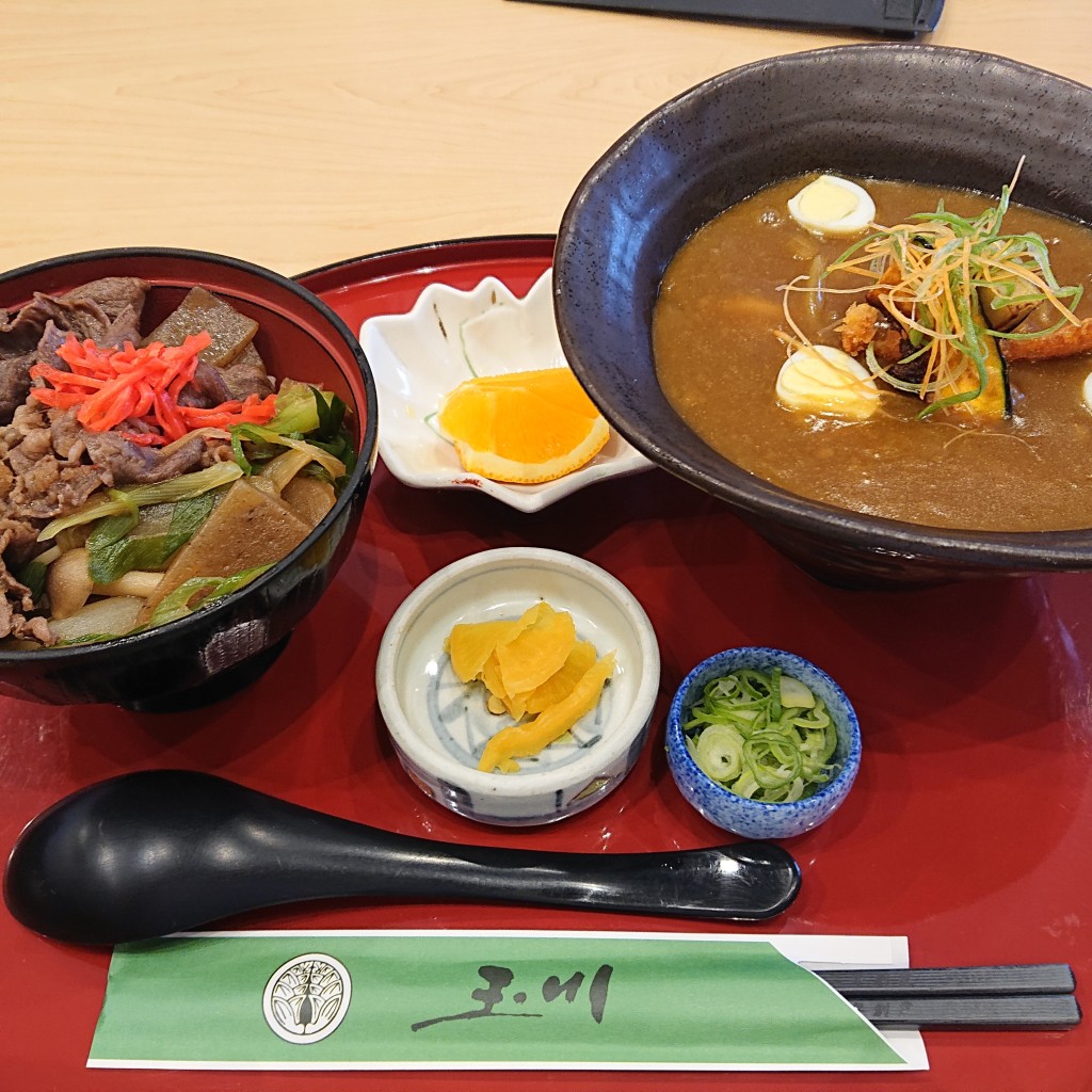 ユーザーが投稿した牛すき焼き丼+豊橋カレーうどんの写真 - 実際訪問したユーザーが直接撮影して投稿した広小路うどん玉川 豊橋広小路本店の写真