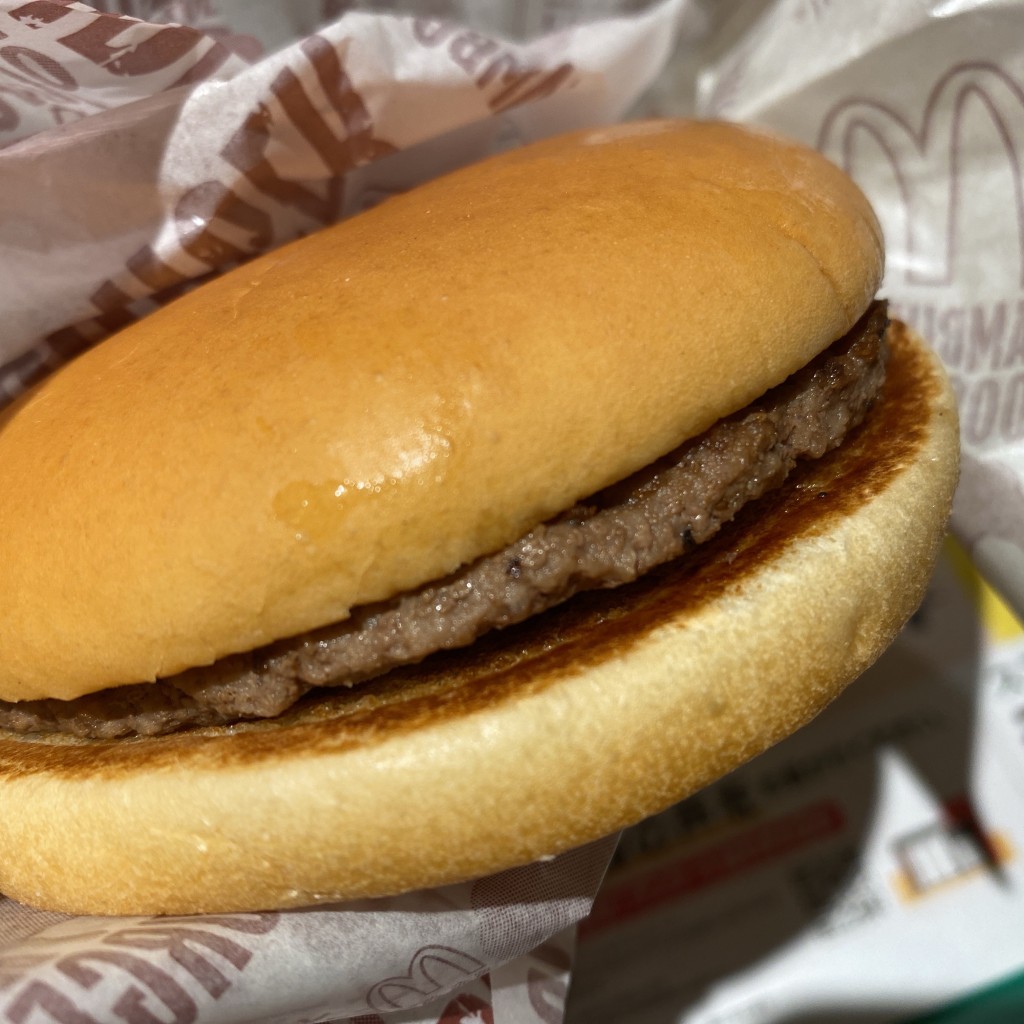 ユーザーが投稿したハンバーガーの写真 - 実際訪問したユーザーが直接撮影して投稿した新宿ファーストフードマクドナルド JR新宿南口店の写真