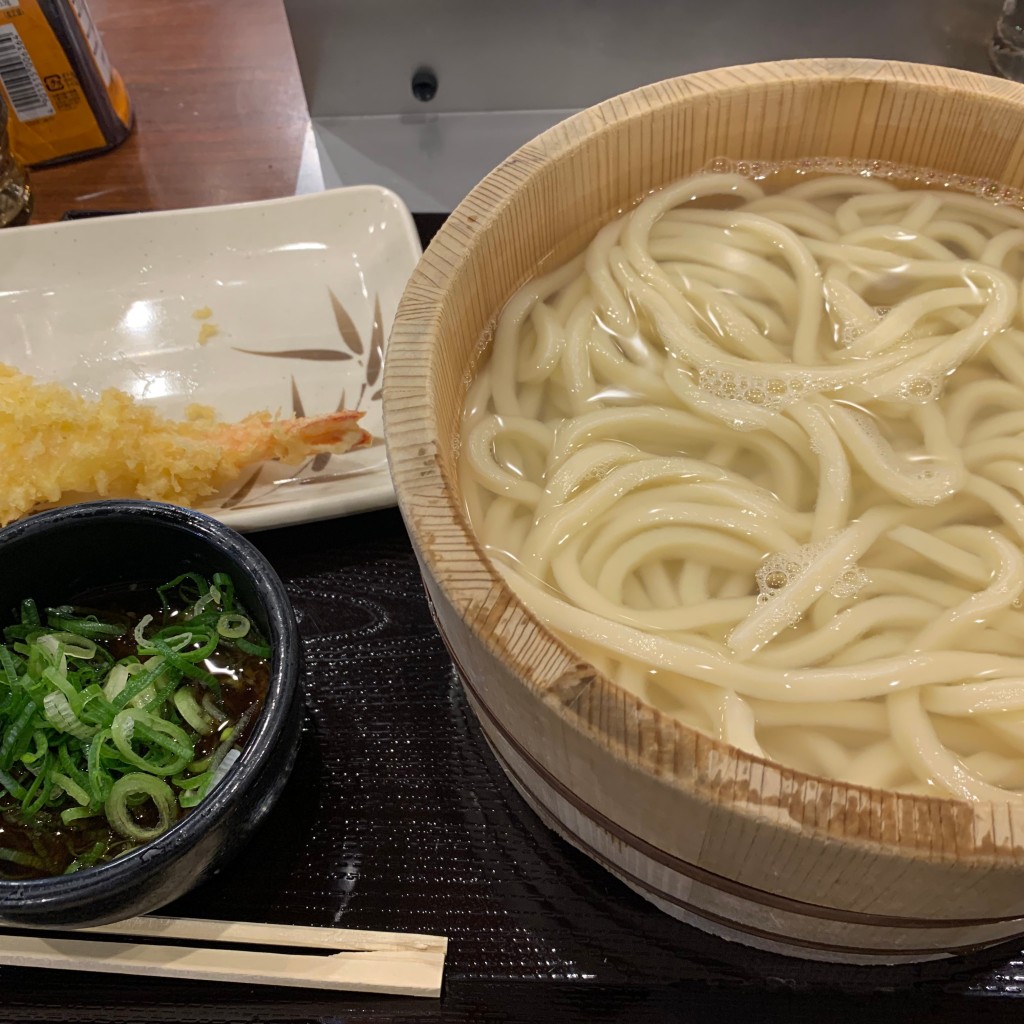 ユーザーが投稿した釜揚げうどん えび天の写真 - 実際訪問したユーザーが直接撮影して投稿した川内町うどん丸亀製麺 徳島インター店の写真