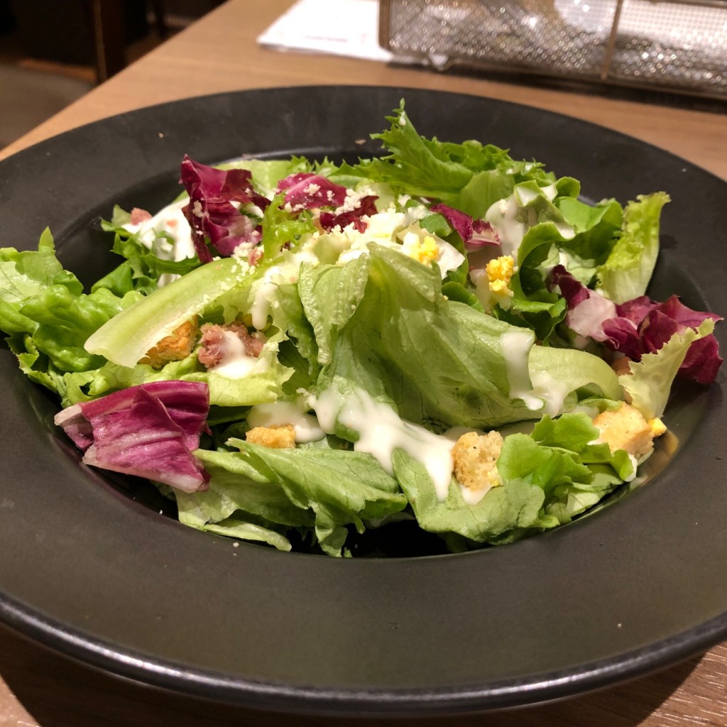 ユーザーが投稿したシーザーサラダの写真 - 実際訪問したユーザーが直接撮影して投稿した南幸洋食バケット 横浜ジョイナス店の写真