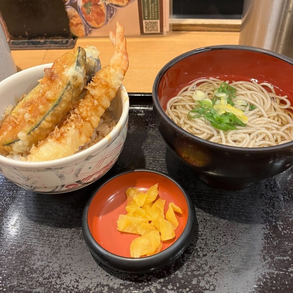 ユーザーが投稿したミニ天丼M麺の写真 - 実際訪問したユーザーが直接撮影して投稿した千林丼もの丼丼亭 千林商店街店の写真