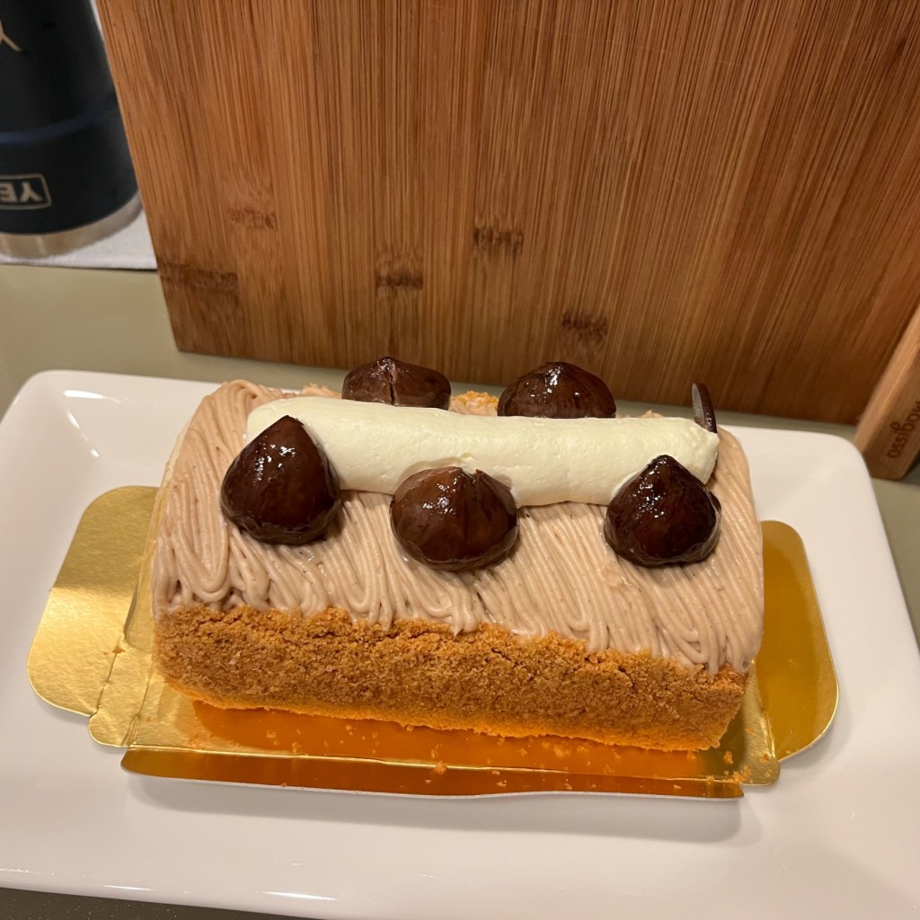 ユーザーが投稿した栗のロールケーキの写真 - 実際訪問したユーザーが直接撮影して投稿した戸塚町ケーキカナール本店の写真