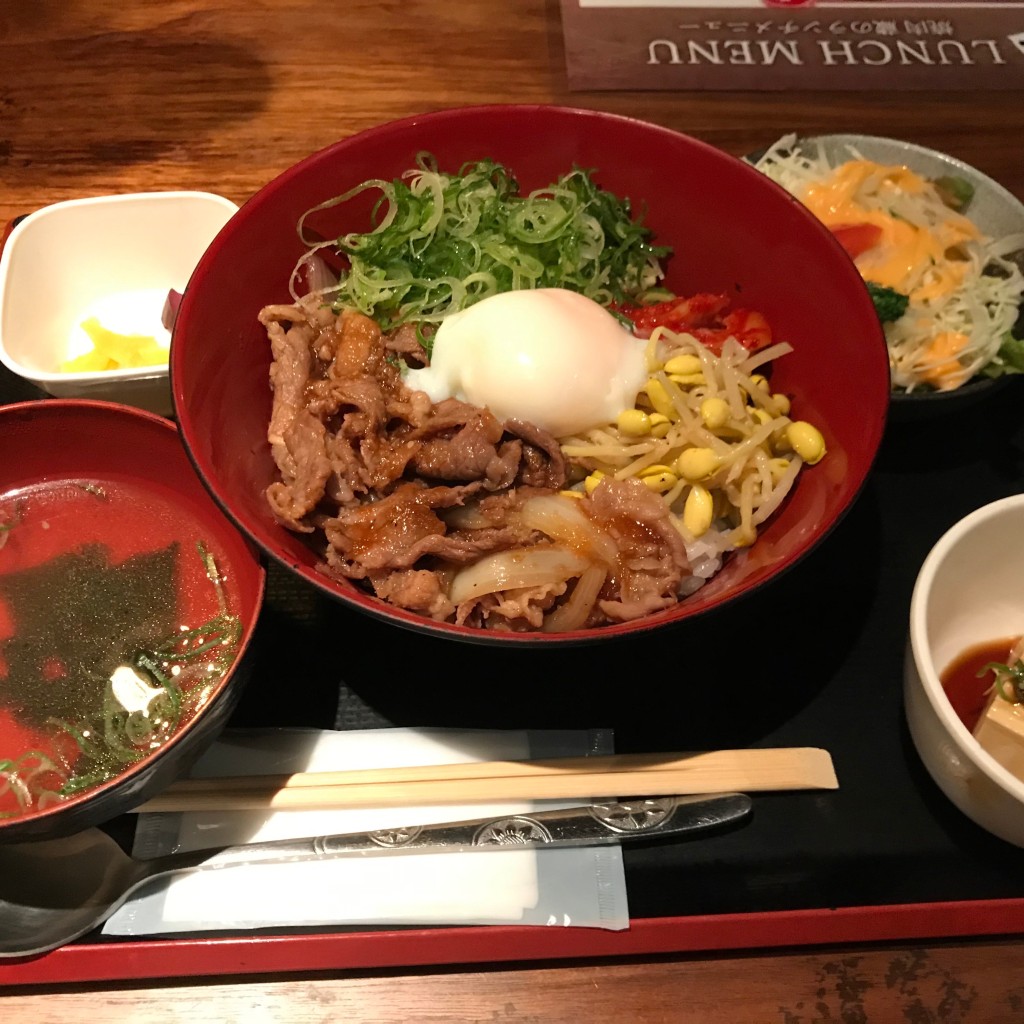 ユーザーが投稿した特選和牛のカルビ焼肉丼定食の写真 - 実際訪問したユーザーが直接撮影して投稿した新町5丁目ホルモン京ホルモン蔵 大手筋店の写真