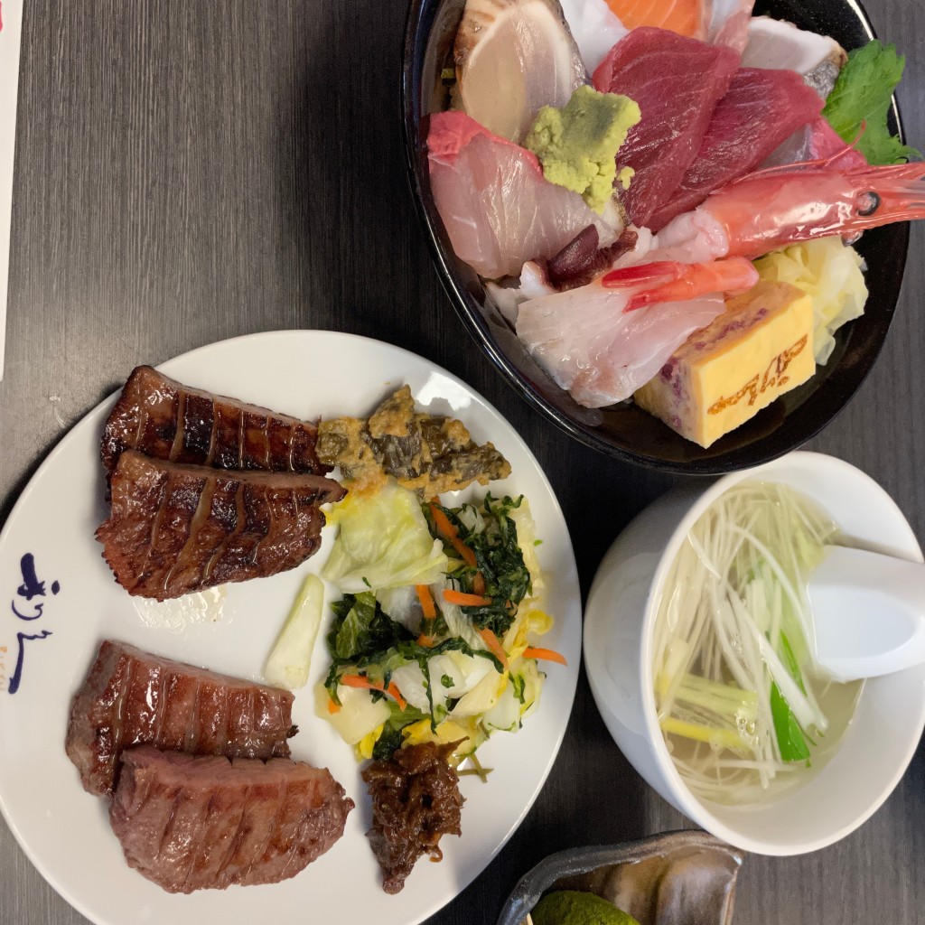 ユーザーが投稿した味比海鮮丼定食Lunchの写真 - 実際訪問したユーザーが直接撮影して投稿した町前牛タン利久 多賀城店の写真